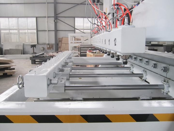 2025年最佳多頭數控雕刻機（帶多主軸）