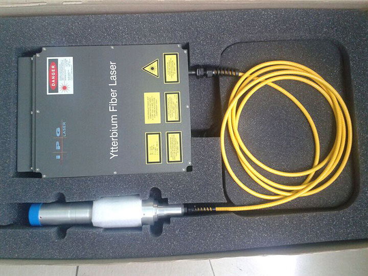 3D 出售帶旋轉(zhuǎn)附件的光纖激光雕刻機 3D 出售帶旋轉(zhuǎn)附件的光纖激光雕刻機