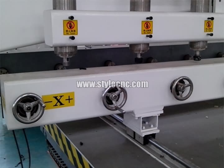 3D木工數(shù)控雕刻機(jī)帶8個(gè)旋轉(zhuǎn)軸 3D木工數(shù)控雕刻機(jī)帶8個(gè)旋轉(zhuǎn)軸