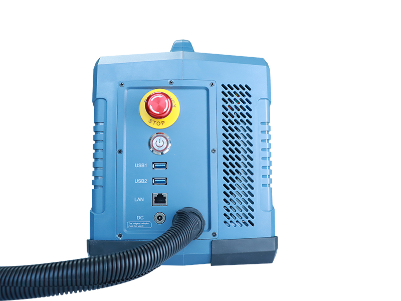 電池供電的便攜式手持光纖激光雕刻機(jī) 電池供電的便攜式手持光纖激光雕刻機(jī)