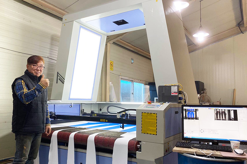 用于皮革切割項目的織物激光切割機 用于皮革切割項目的織物激光切割機