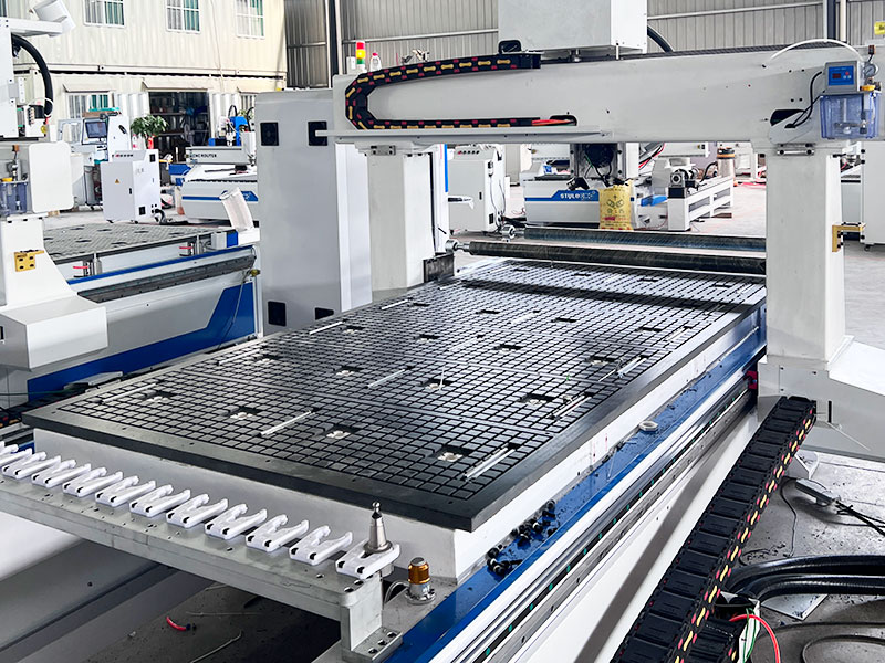 四軸數(shù)控雕刻機(jī)自動換刀裝置 四軸數(shù)控雕刻機(jī)自動換刀裝置