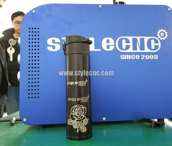 3D杯子光纖激光雕刻機(jī) 3D杯子光纖激光雕刻機(jī)