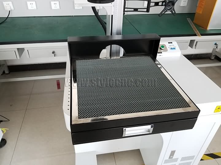 椰子激光打標(biāo)機(jī)蜂窩臺(tái)