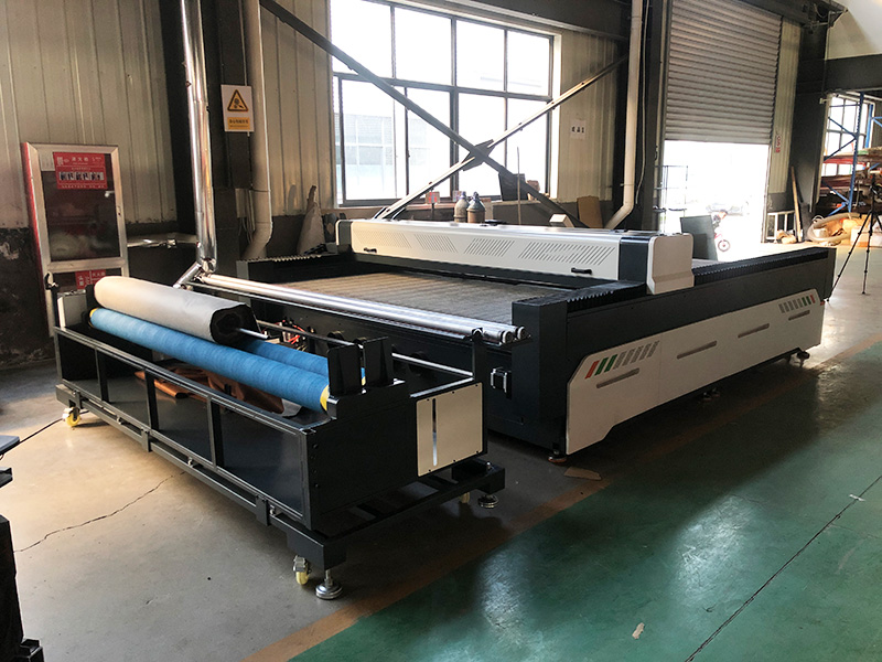 布料激光切割機(jī)自動(dòng)送料 布料激光切割機(jī)自動(dòng)送料
