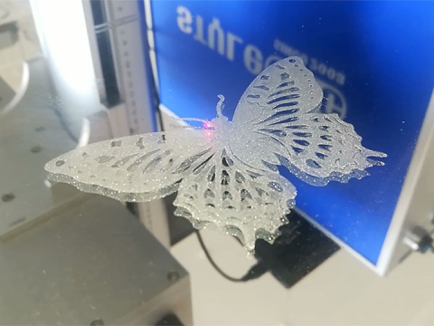 玻璃激光雕刻機 - 最佳玻璃蝕刻解決方案 玻璃激光雕刻機 - 最佳玻璃蝕刻解決方案