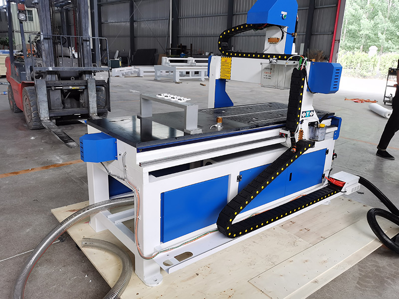 適合家庭使用的帶換刀裝置的小型臺式數控雕刻機 適合家庭使用的帶換刀裝置的小型臺式數控雕刻機