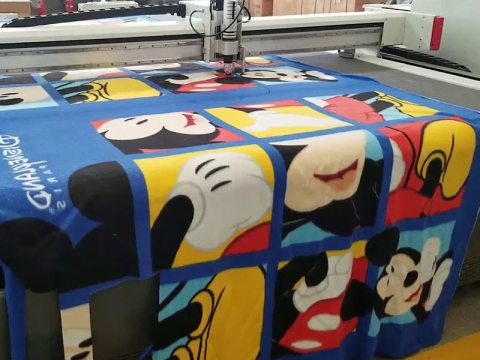 數控毛毯切割機與振動刀切割機 數控毛毯切割機與振動刀切割機