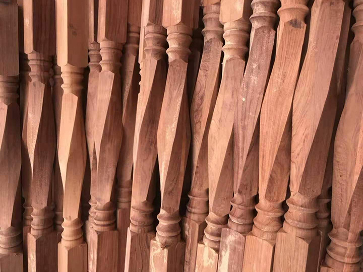 數控木工車床制作的椅腿