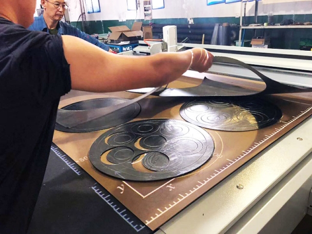 用于墊片制造的石墨片切割機 用于墊片制造的石墨片切割機