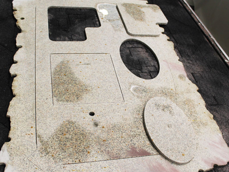 適用于大理石臺面切割項目的五軸數控橋切機 適用于大理石臺面切割項目的五軸數控橋切機