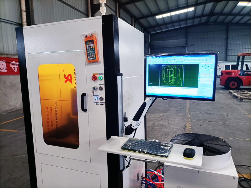 帶 PC 屏幕臂的工業(yè)計(jì)算機(jī)