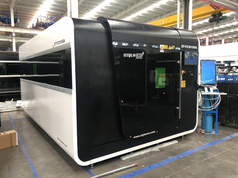 ST-FC美國3015GA全自動精密數(shù)控光纖激光金屬切割機(jī)