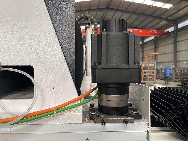 駕駛電機(jī) 駕駛電機(jī)