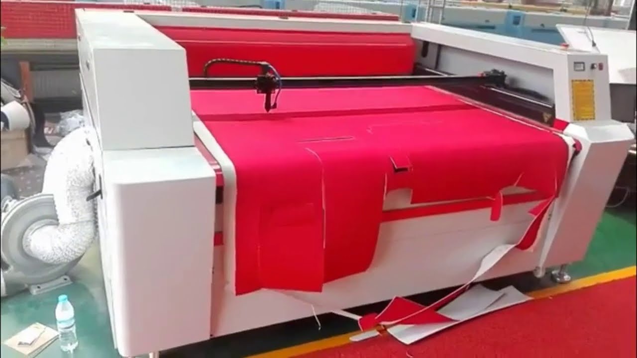 帶自動送料器的家用數控激光布料切割機 帶自動送料器的家用數控激光布料切割機